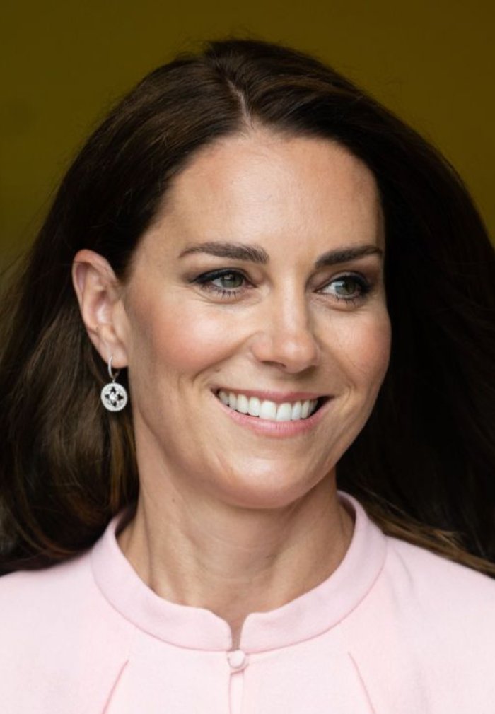 Kate middleton sales leaf earrings