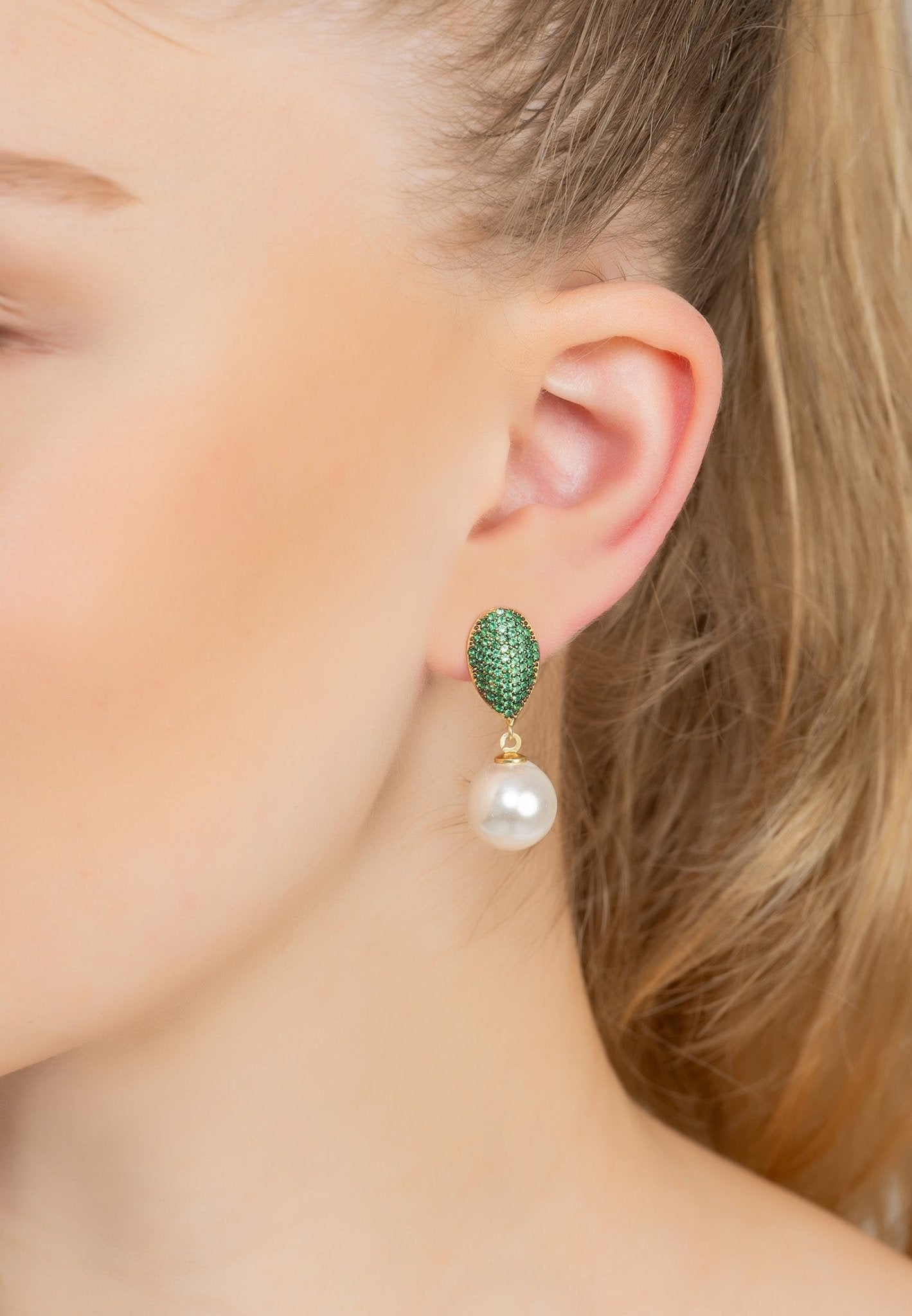 Fleur Baroque Pearl Drop Earrings in Green