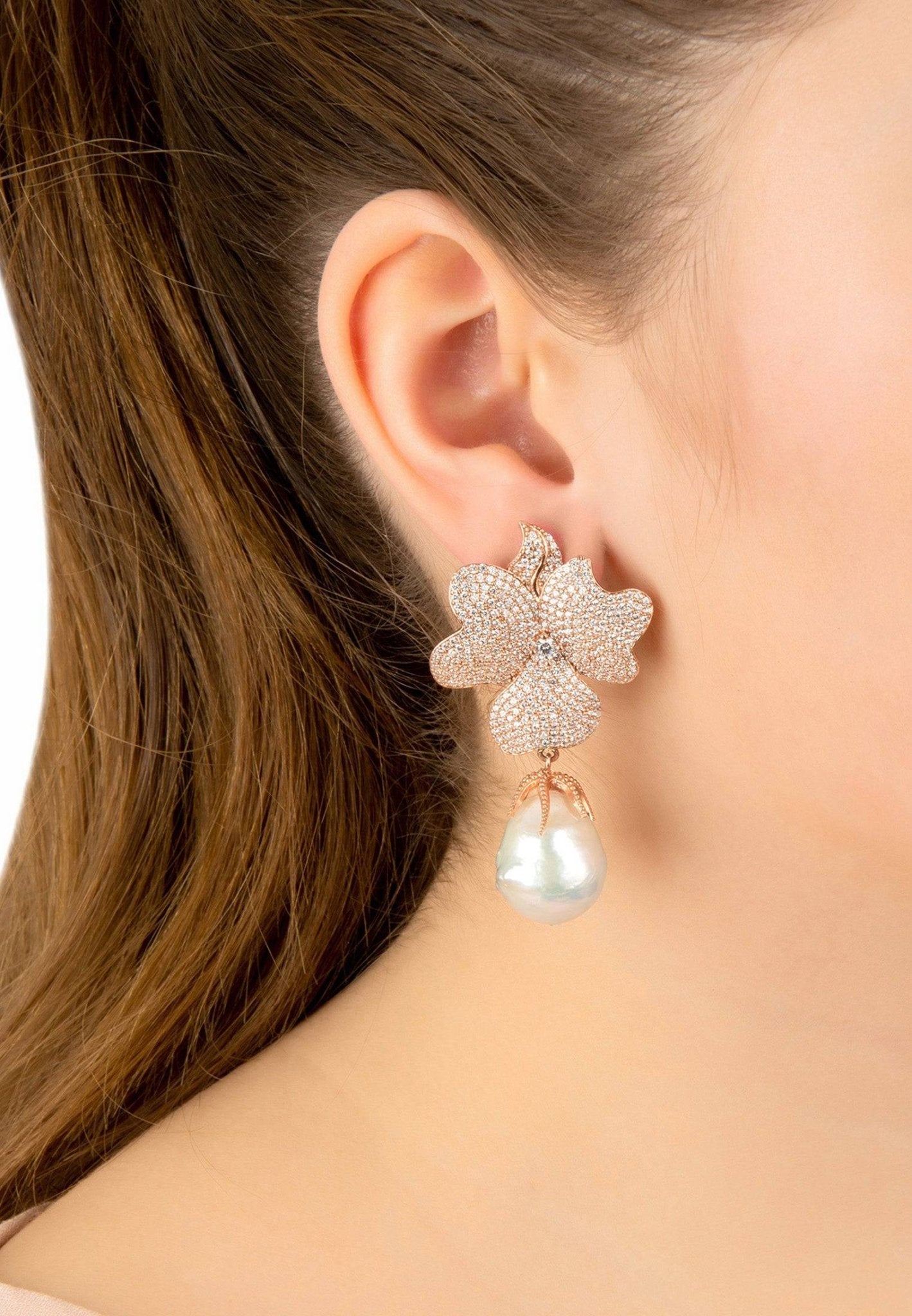 White flower hot sale drop earrings